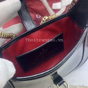 Bên trong túi Gucci nữ
